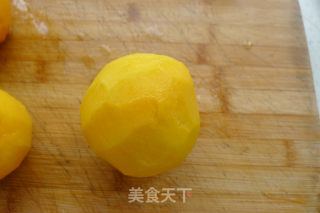黄桃罐头的做法步骤：2