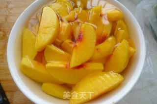 黄桃罐头的做法步骤：4