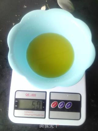 最简单的戚风蛋糕的做法步骤：2