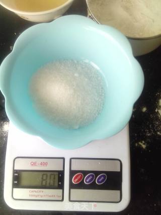 最简单的戚风蛋糕的做法步骤：4