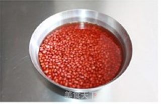 【苏式豆沙月饼】---一碰即碎的酥皮月饼的做法步骤：1