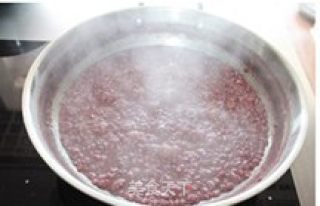 【苏式豆沙月饼】---一碰即碎的酥皮月饼的做法步骤：2