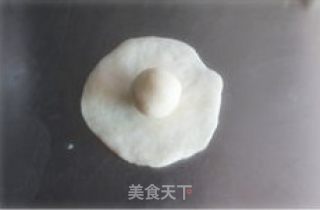 【苏式豆沙月饼】---一碰即碎的酥皮月饼的做法步骤：9