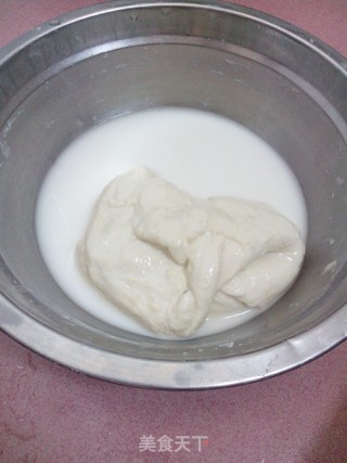 【凉皮新吃法：一秒钟变肠粉】黄胡木丝凉皮卷(附简易自制酱汁)的做法步骤：3