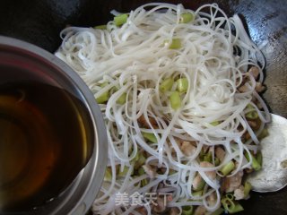 番茄肉片米粉的做法步骤：7