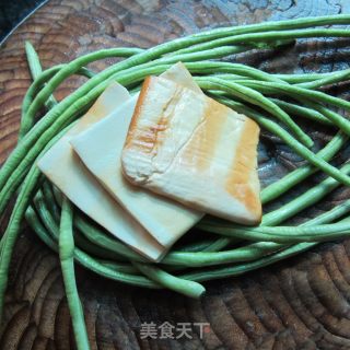 豆角炒豆腐干的做法步骤：1