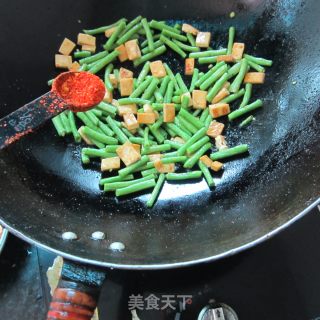 豆角炒豆腐干的做法步骤：6