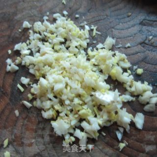 蒜米花生米的做法步骤：2