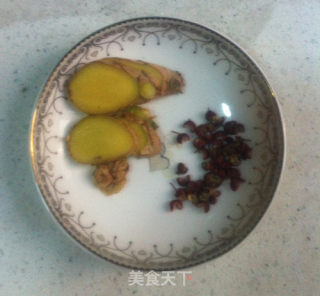 上药鸭架汤的做法步骤：4