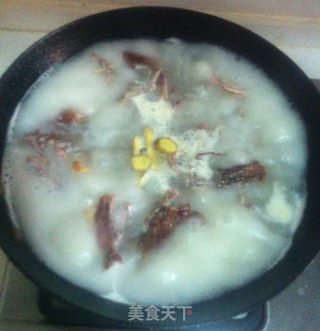 上药鸭架汤的做法步骤：6