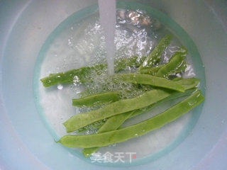 油豆角拌玉笋的做法步骤：2