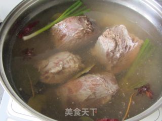 五香牛肉的做法步骤：8