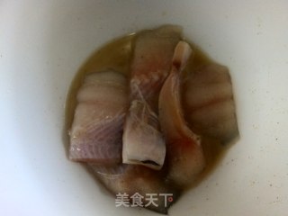 番茄鱼块的做法步骤：1
