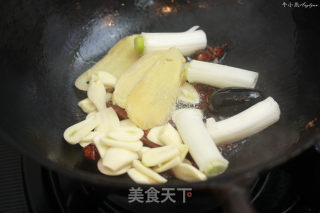 滋阴润燥益精补血色泽诱人的大爱美食—红烧排骨的做法步骤：6