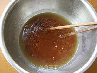 莲蓉蛋黄月饼的做法步骤：1