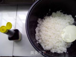 孩子们喜欢的小吃———海苔黄瓜火腿泡菜包饭的做法步骤：3