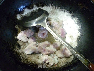 五花肉炒腐竹的做法步骤：5