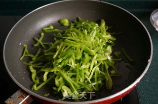小当家柿子青椒肉丝的做法步骤：6