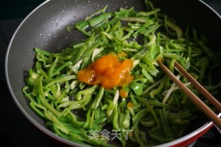 小当家柿子青椒肉丝的做法步骤：7