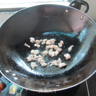 辣椒火腿炒肉的做法步骤：2