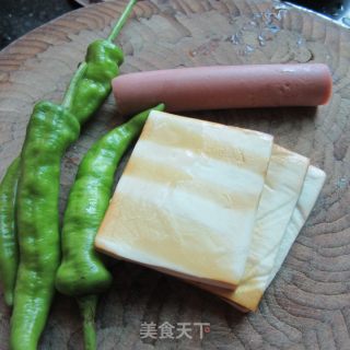 辣椒香干火腿片的做法步骤：1