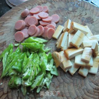 辣椒香干火腿片的做法步骤：2