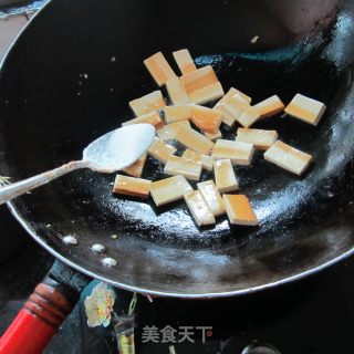 辣椒香干火腿片的做法步骤：4