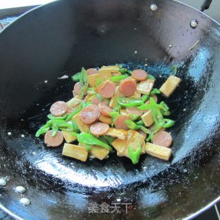 辣椒香干火腿片的做法步骤：7