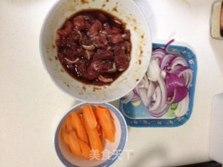 韩式炒牛肉片的做法步骤：1