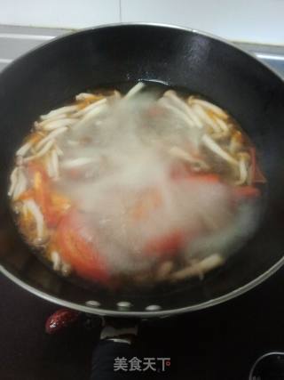 蘑菇菠菜肉丸面的做法步骤：4