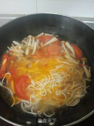 蘑菇菠菜肉丸面的做法步骤：5