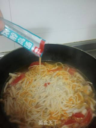 蘑菇菠菜肉丸面的做法步骤：7
