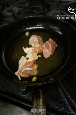 黑虎掌菌烩鸡肉的做法步骤：2