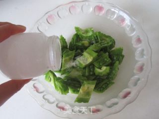 香菠凉瓜炒鸡片的做法步骤：1