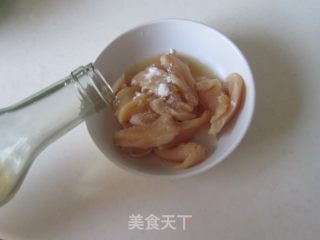 香菠凉瓜炒鸡片的做法步骤：3