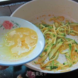 南瓜丝煎蛋的做法步骤：4