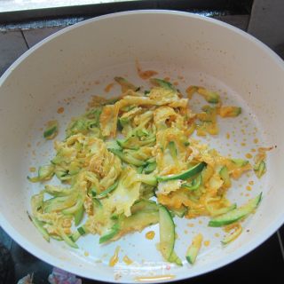 南瓜丝煎蛋的做法步骤：6