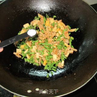 豆角瘦肉豆腐干的做法步骤：6