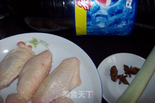 可乐鸡翅的做法步骤：1