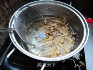 黄花菜煮猪血的做法步骤：1