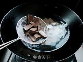 黄花菜煮猪血的做法步骤：3