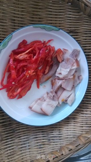 【猪头肉炒面】的做法步骤：1