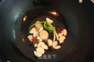 茶树菇烧仔鸡的做法步骤：2