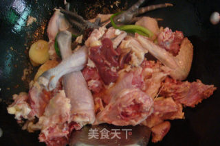 茶树菇烧仔鸡的做法步骤：3