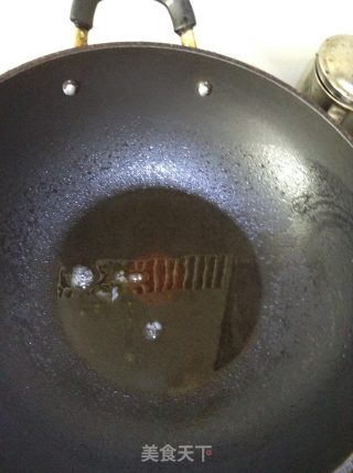 雪菜炒鸡翅的做法步骤：2