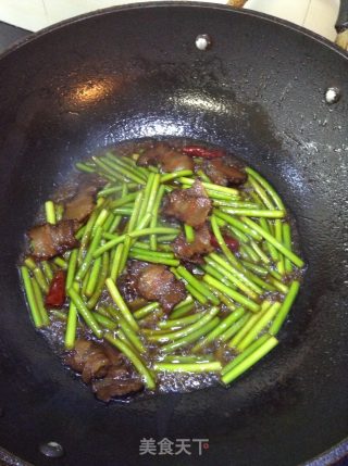 蒜苗炒腊肉的做法步骤：6