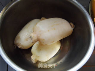 莲藕棒骨汤的做法步骤：1