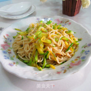 嫩南瓜炒粉的做法步骤：8