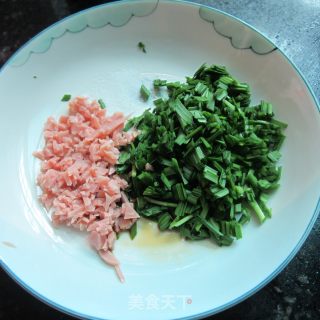 火腿韭菜盒子的做法步骤：3