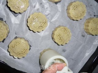 凤梨馅广式月饼的做法步骤：10